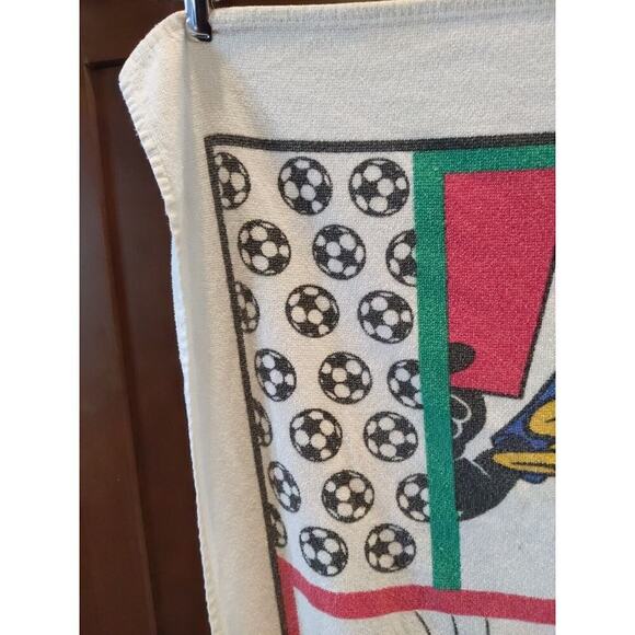 Vintage 2000 Looney Tunes Tweety Sylvester Daffy Duck Bugs Bunny Beach Towel - Picture 2 of 13